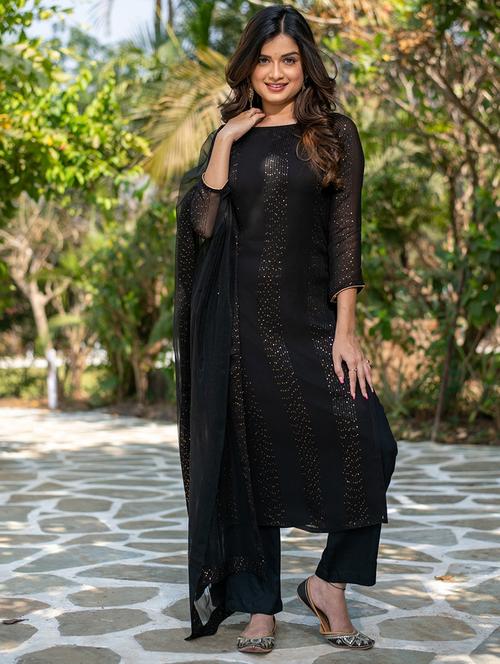 women three quarter sleeve kurta pant with dupatta set - 21987389 - Standard Image - 0