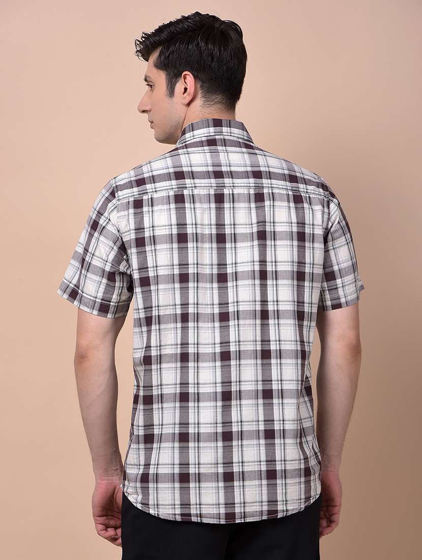 Men Checkered Short Sleeve Slim Fit Casual Shirt - 21987502 -  Standard Image - 3