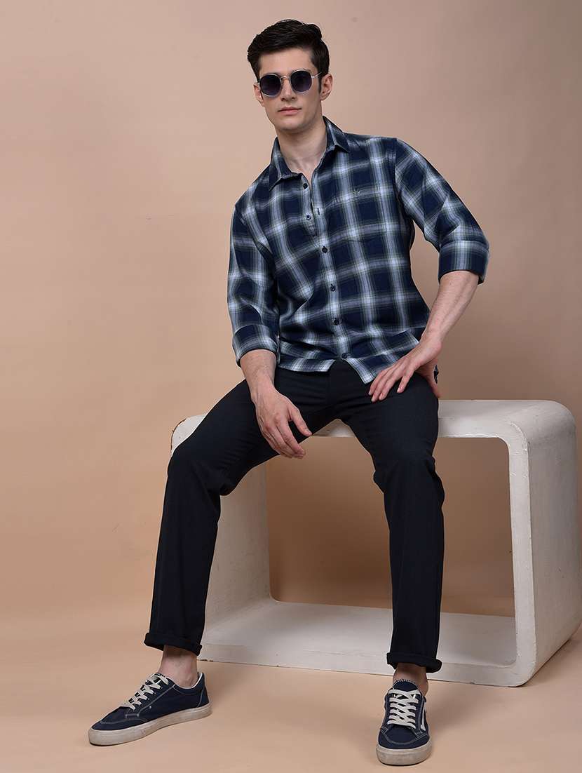 men solid mid rise flat front casual chinos  - 21987533 -  Standard Image - 5