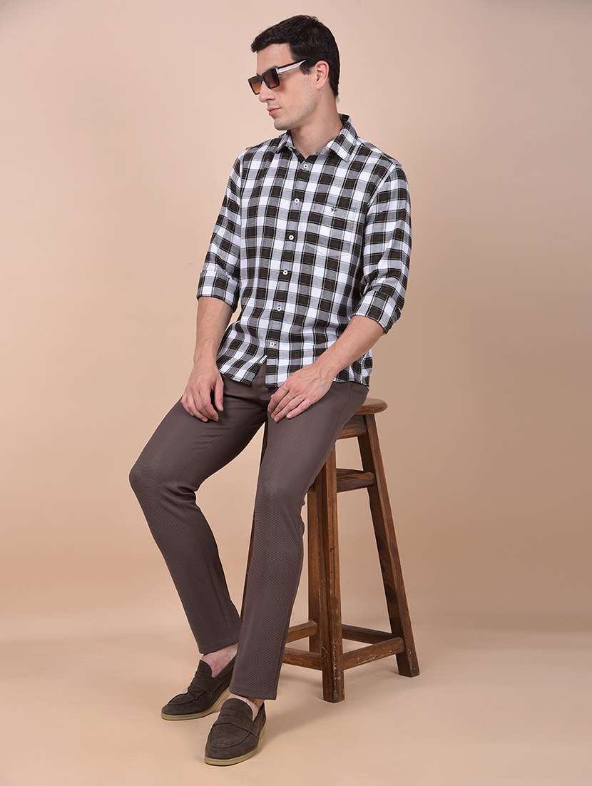 men solid mid rise flat front casual chinos - 21987544 - Standard Image - 5