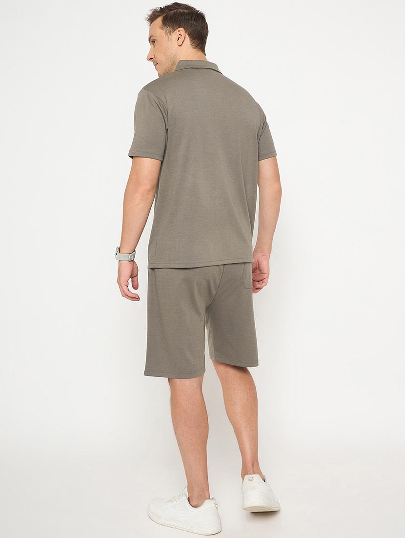 men solid short sleeve t-shirt & shorts co-ord set - 21987599 - Standard Image - 3