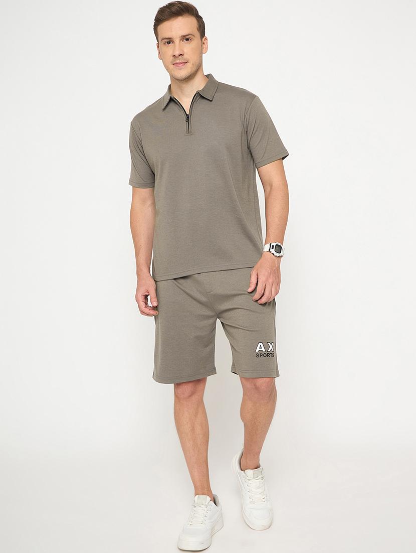 men solid short sleeve t-shirt & shorts co-ord set