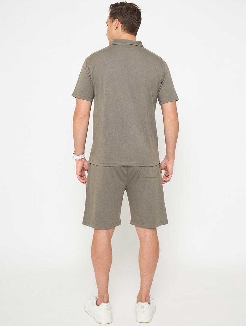 men solid short sleeve t-shirt & shorts co-ord set - 21987600 - Standard Image - 3