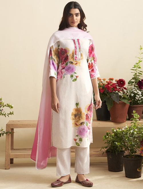 women three quarter sleeve kurta pant with dupatta set - 21987930 -  Standard Image - 0