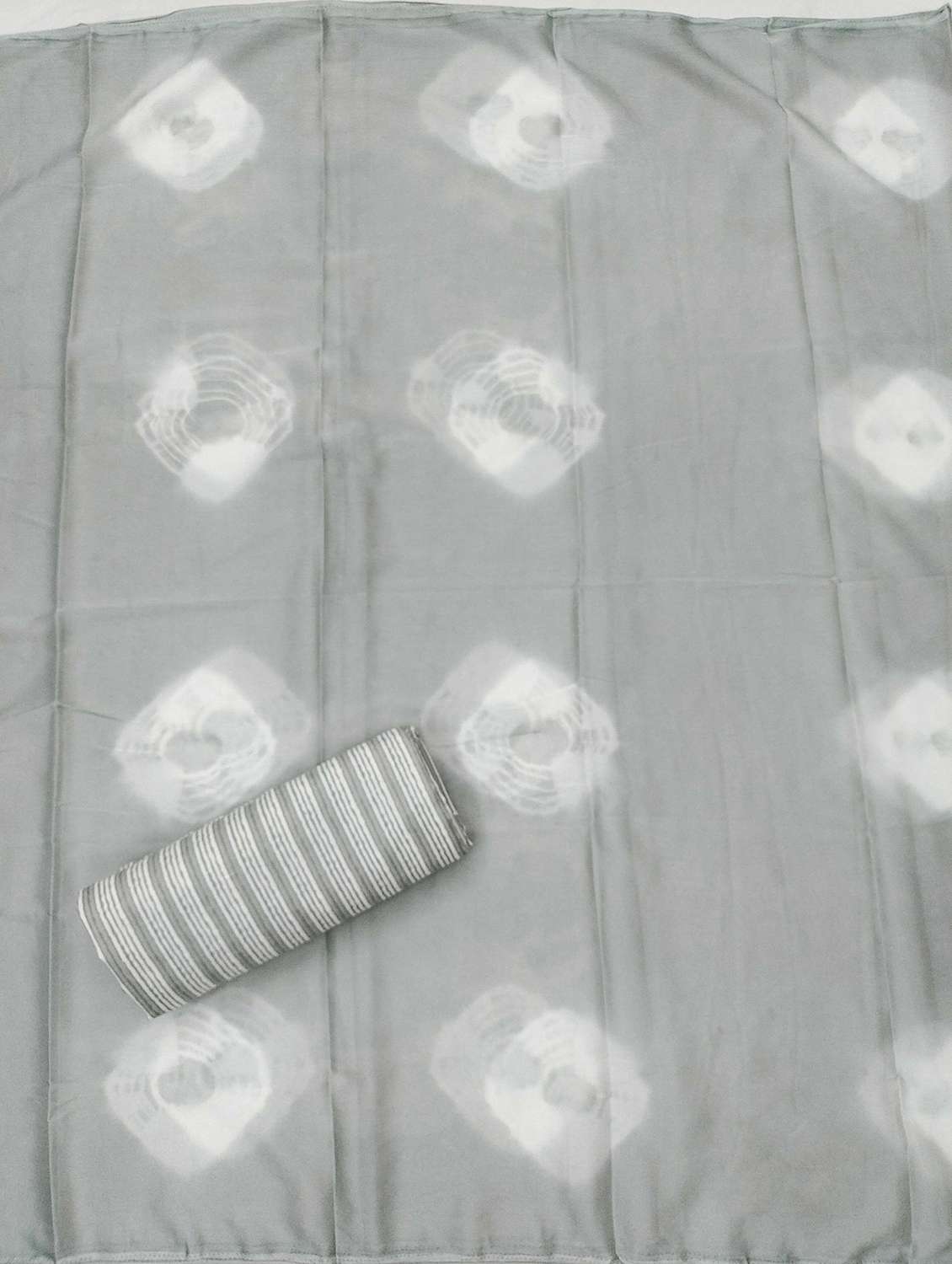 women printed unstitched suit set - 21988055 -  Standard Image - 3