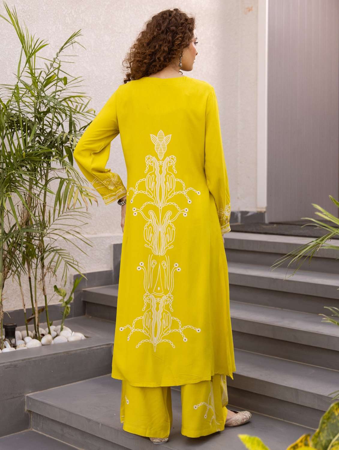 women printed long sleeve kurta palazzo set - 21988079 - Standard Image - 3