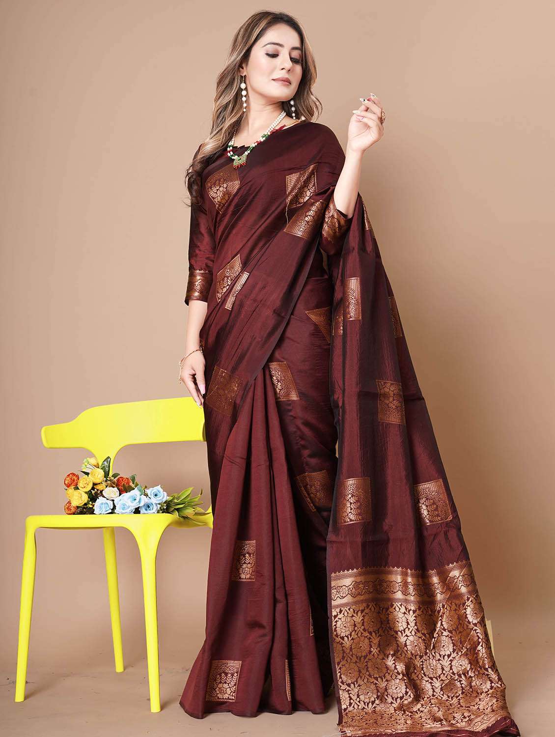 women self design banarasi saree with blouse
