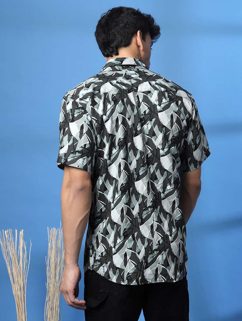 men printed short sleeve regular fit casual shirt - 21988749 -  Standard Image - 3