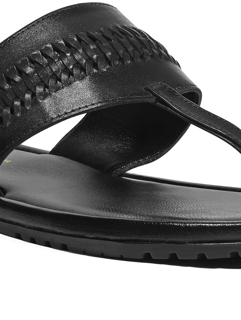 men solid toe separator sandal - 21988807 -  Standard Image - 3