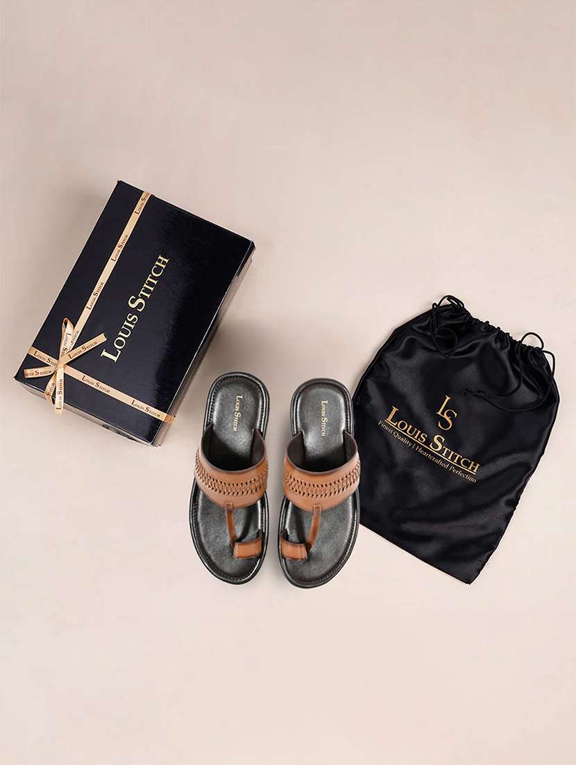 men solid toe separator sandal - 21988809 -  Standard Image - 5