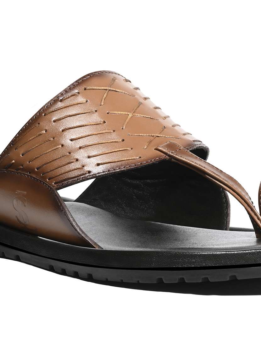 men solid toe separator sandal - 21988812 -  Standard Image - 5