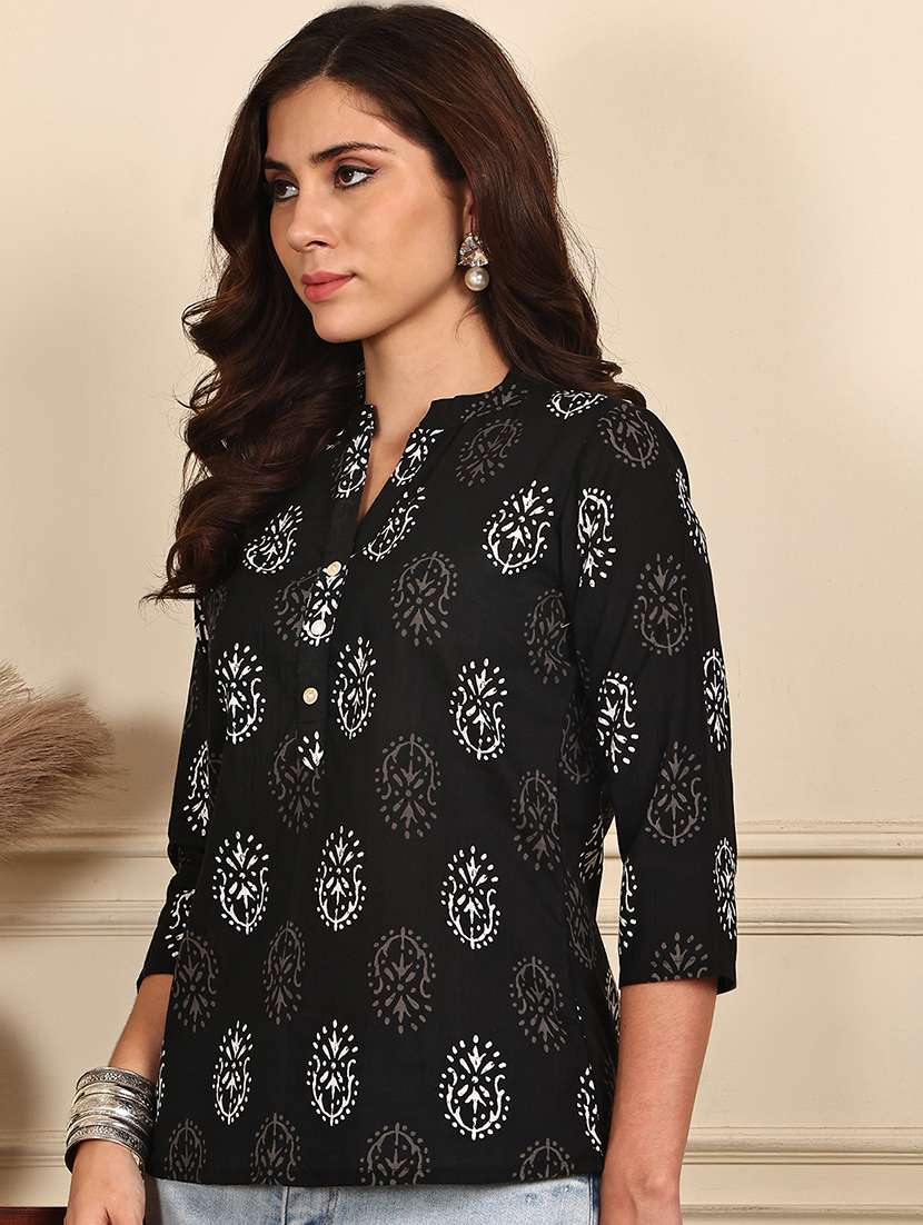 women printed three quarter sleeve straight kurti - 21988818 - Standard Image - 3