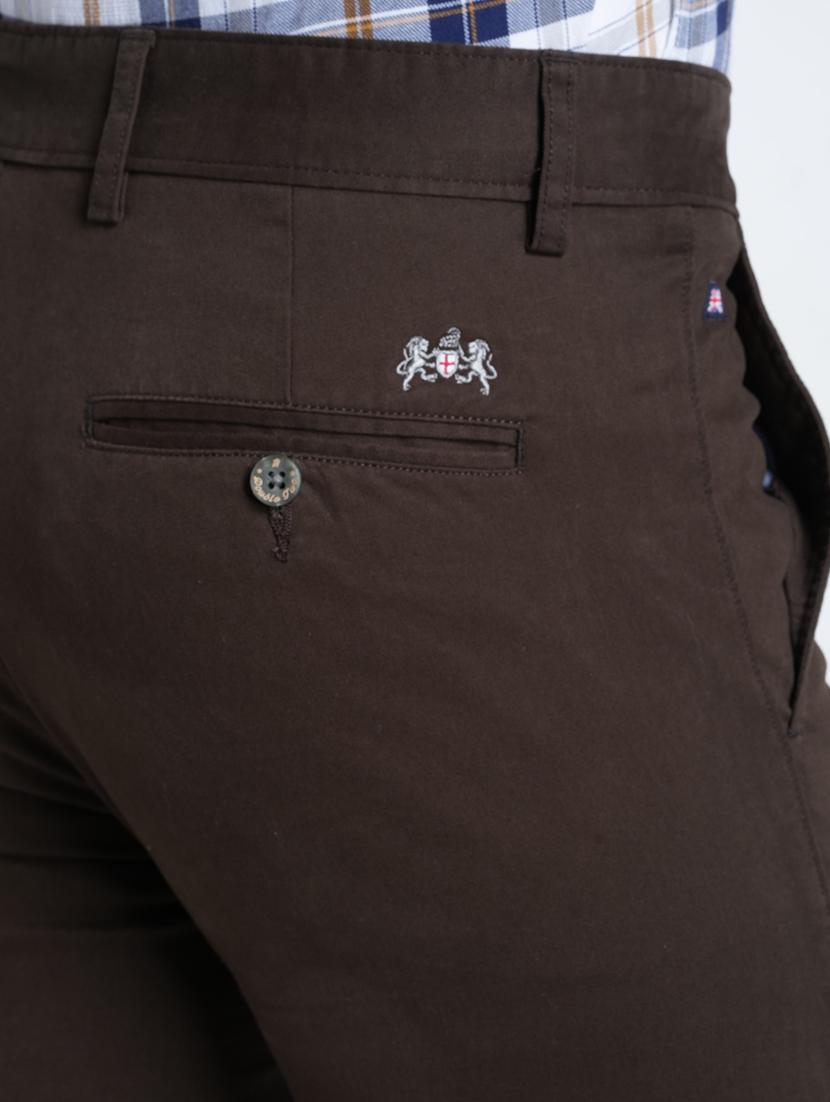 men solid mid rise flat front casual chinos - 21988905 - Standard Image - 3