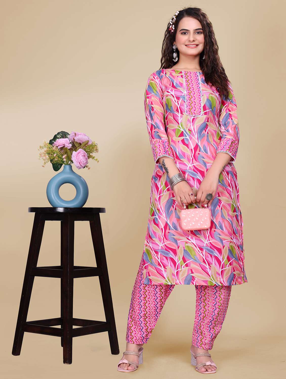 women printed three quarter sleeve kurta pant set