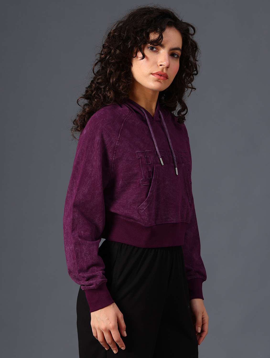 women solid long sleeve crop sweatshirt - 21989749 -  Standard Image - 3