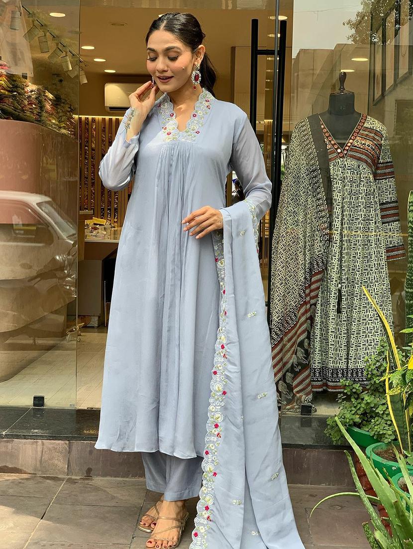 women solid with work long sleeve kurta pant with dupatta set - 21989879 - Standard Image - 5