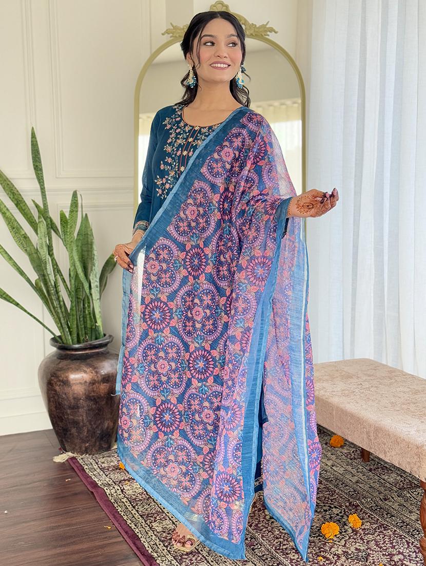 women solid with work long sleeve kurta pant with dupatta set