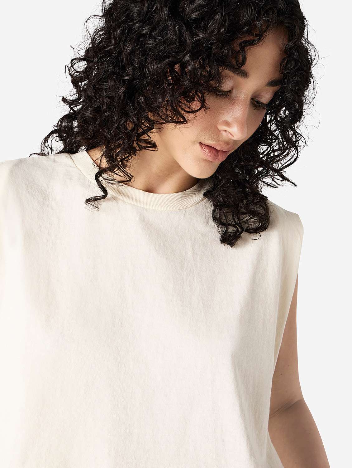 women solid sleeveless boxy t-shirt - 21991084 -  Standard Image - 3