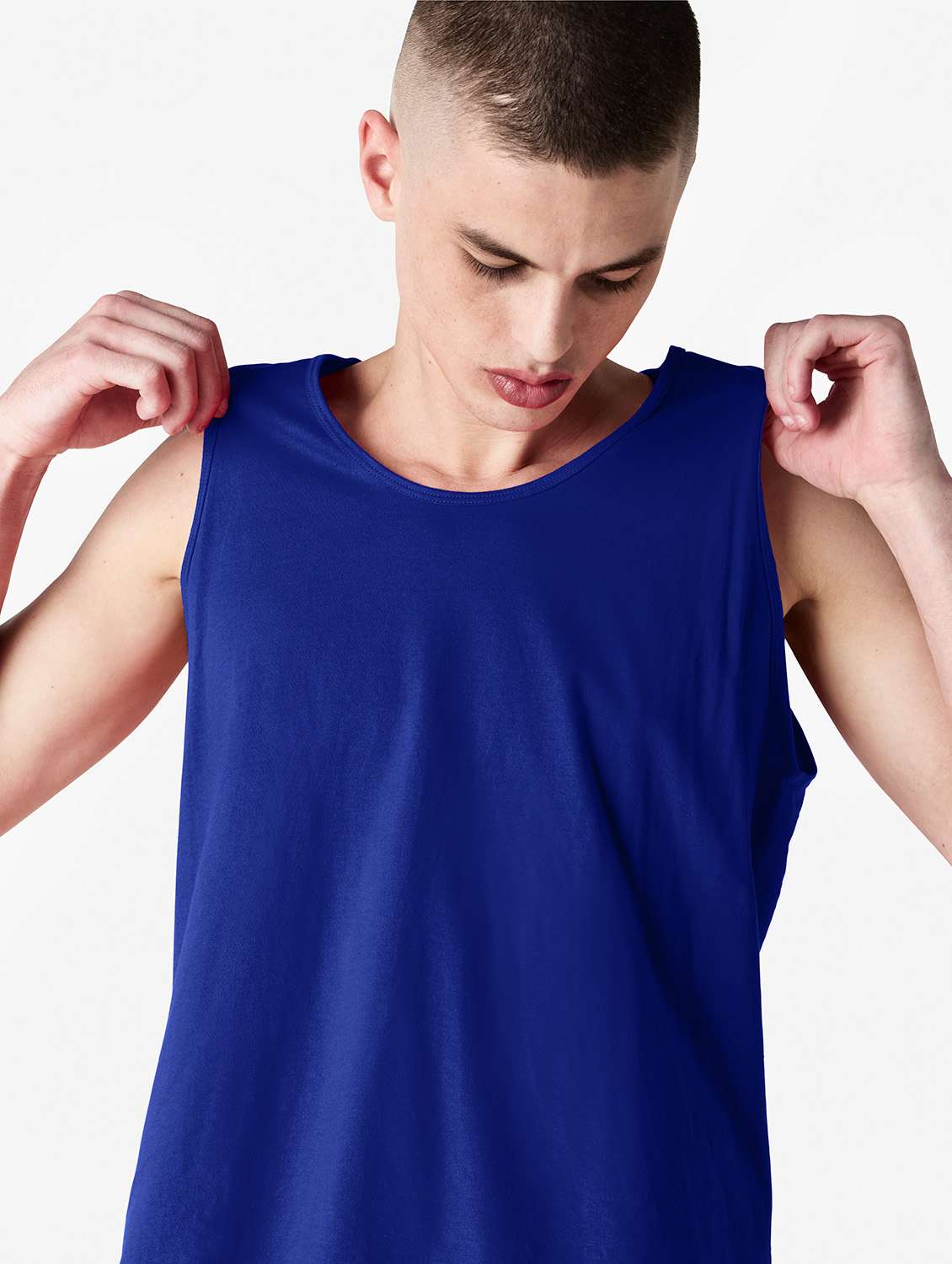 men solid scoop neck vest - 21991087 -  Standard Image - 3