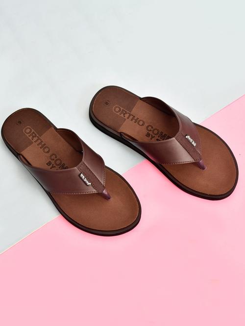 men toe separator diabetic and orthopedic flip flop - 21991482 - Standard Image - 0
