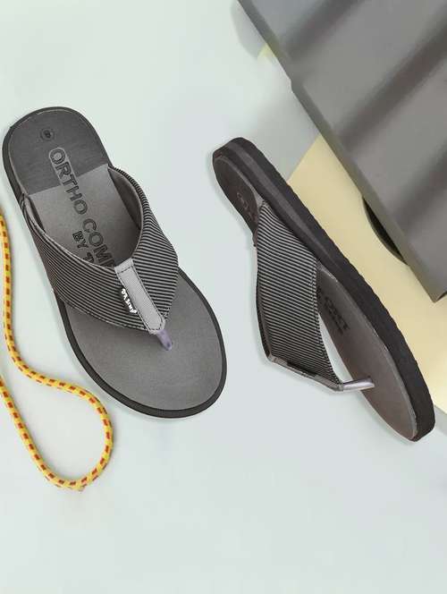 men toe separator diabetic and orthopedic slipper - 21991494 - Standard Image - 0