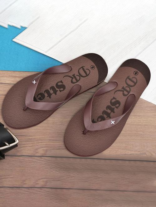 men toe separator diabetic and orthopedic slipper - 21991501 -  Standard Image - 0