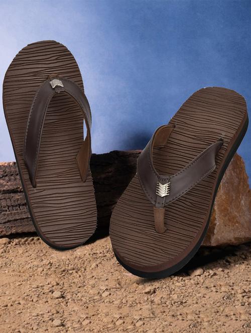 men toe separator diabetic and orthopedic slipper - 21991508 -  Standard Image - 0