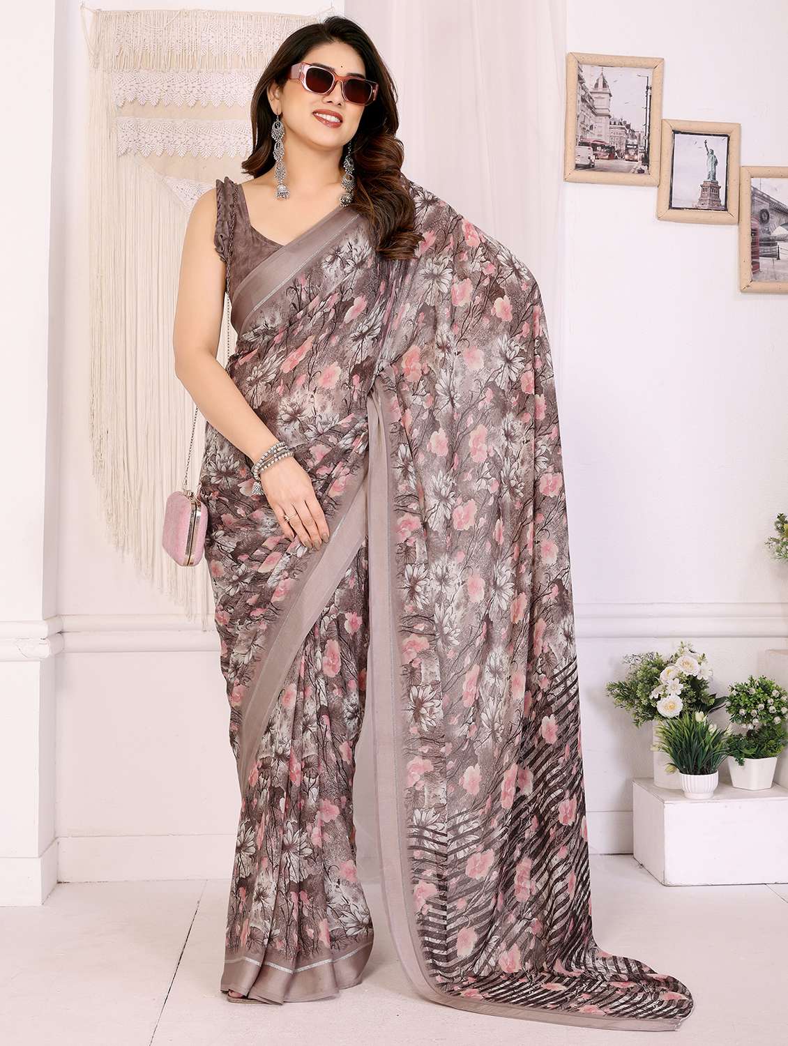 women floral printed saree with blouse - 21991633 -  Standard Image - 3