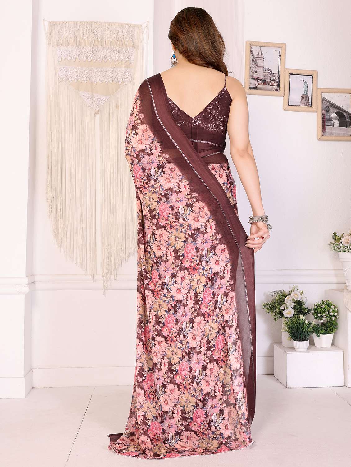 women floral printed saree with blouse - 21991638 -  Standard Image - 3
