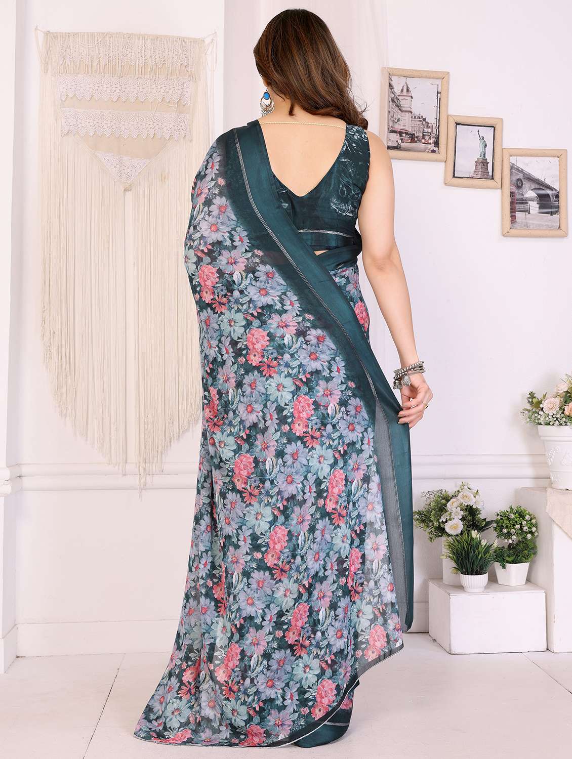 women floral printed saree with blouse - 21991639 -  Standard Image - 3