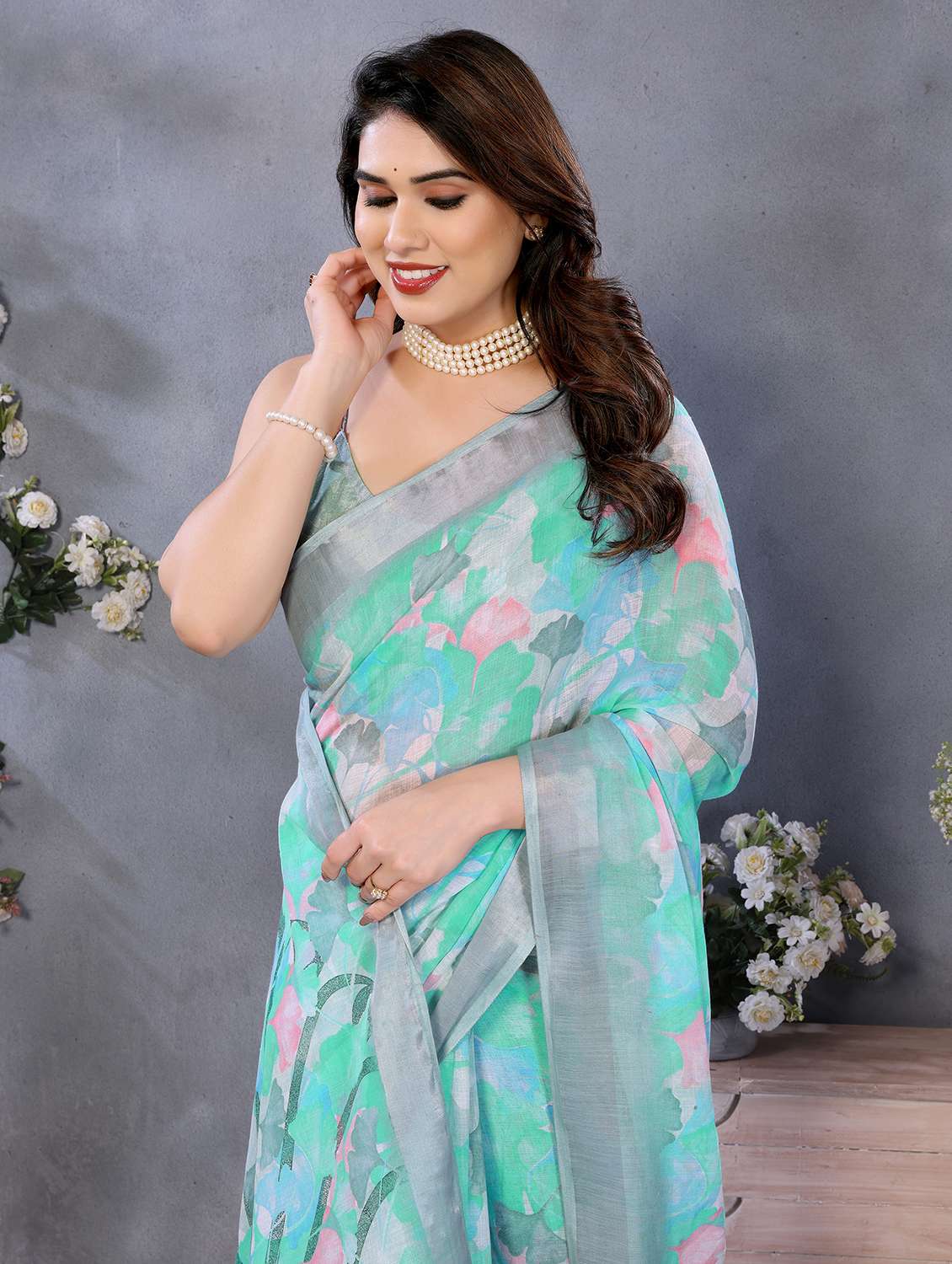 women printed casual wear saree with blouse - 21991790 -  Standard Image - 3