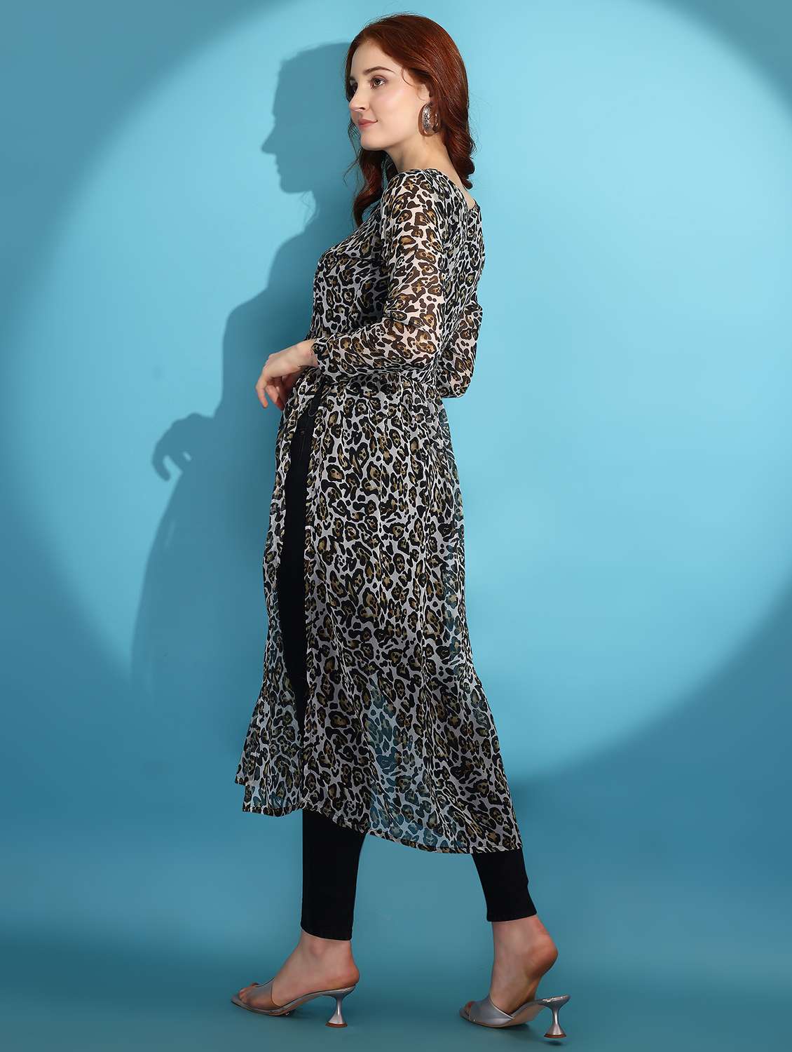 women animal prin long sleeve side slit kurta - 21992366 - Standard Image - 3