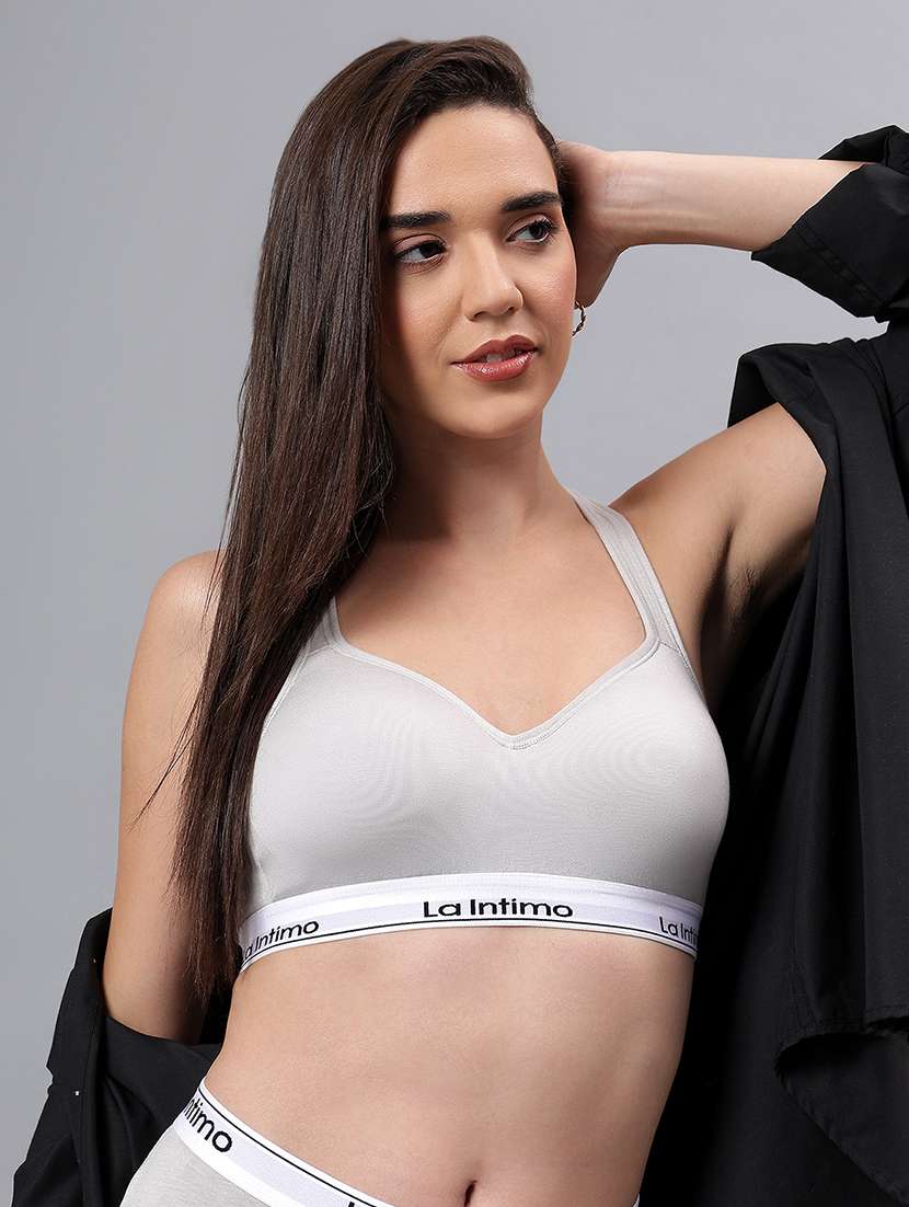 women solid lightly padded sports bra