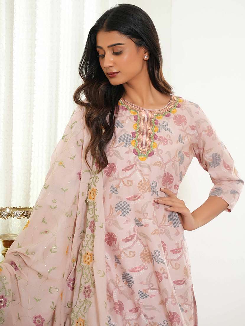 women printed kurta and sharara with dupatta set - 21993603 -  Standard Image - 3