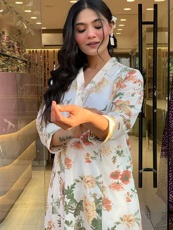 women floral three quarter sleeve kurta pant with dupatta set - 21993705 -  Standard Image - 3