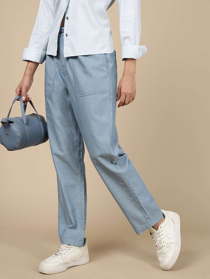 women solid mid rise straight trouser