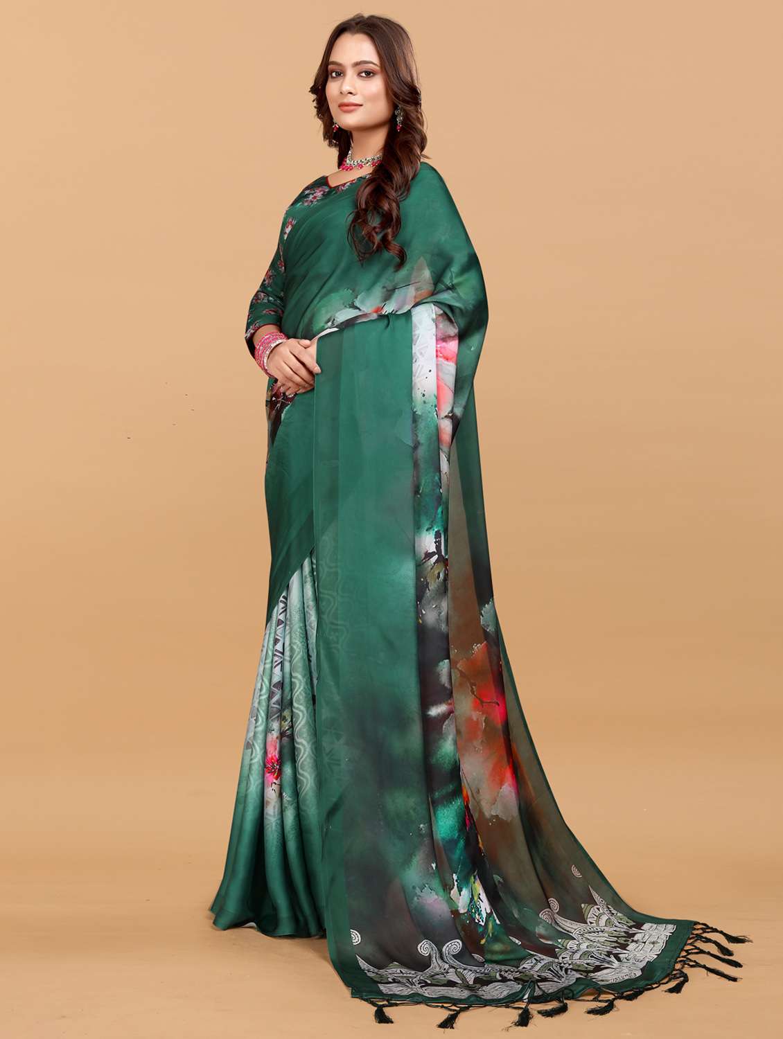 women floral printed saree with blouse - 21993919 - Standard Image - 3