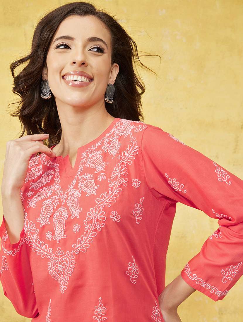 women three quarter sleeve straight chikankari kurti - 21994509 - Standard Image - 5