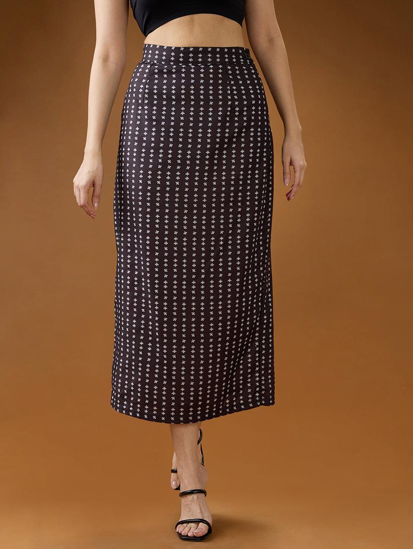 globus women black & white digital parallel print mid-rise back slit straight midi skirt - 21994533 - Zoom Image - 0