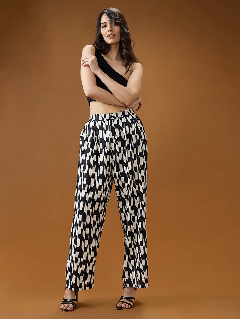 globus women black & white abstract print mid rise relaxed fit trousers - 21994545 - Standard Image - 5