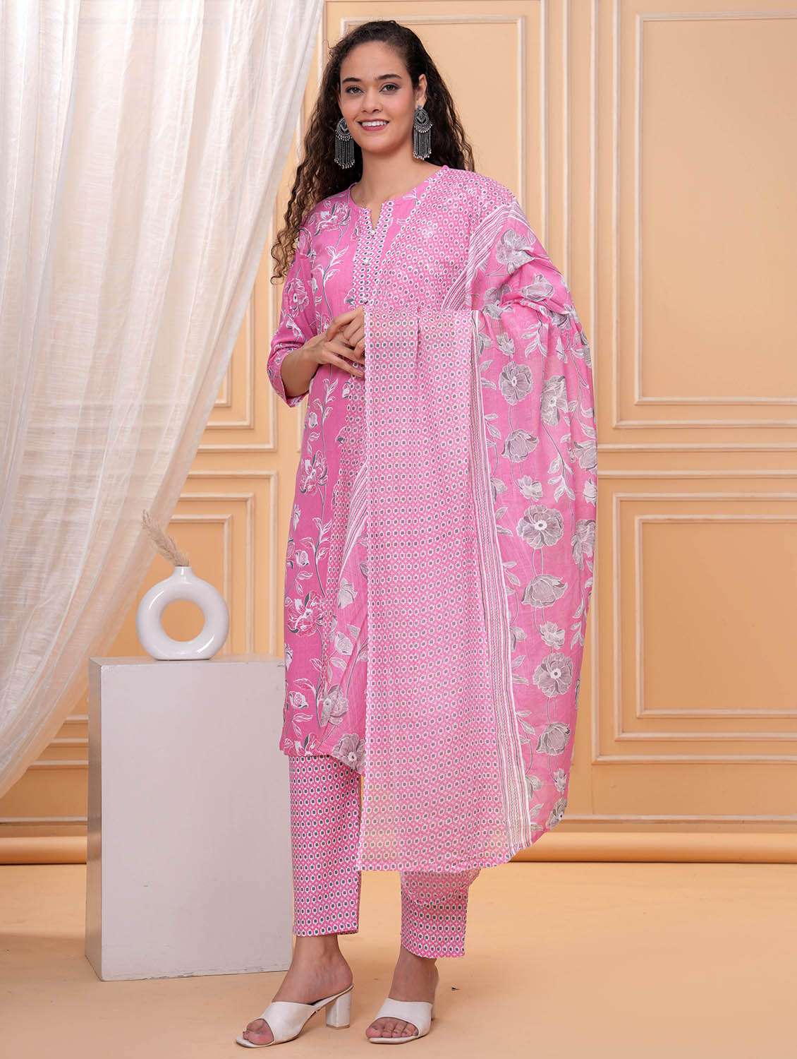 women floral printed three quarter sleeve kurta pant with dupatta set - 21995104 -  Standard Image - 3