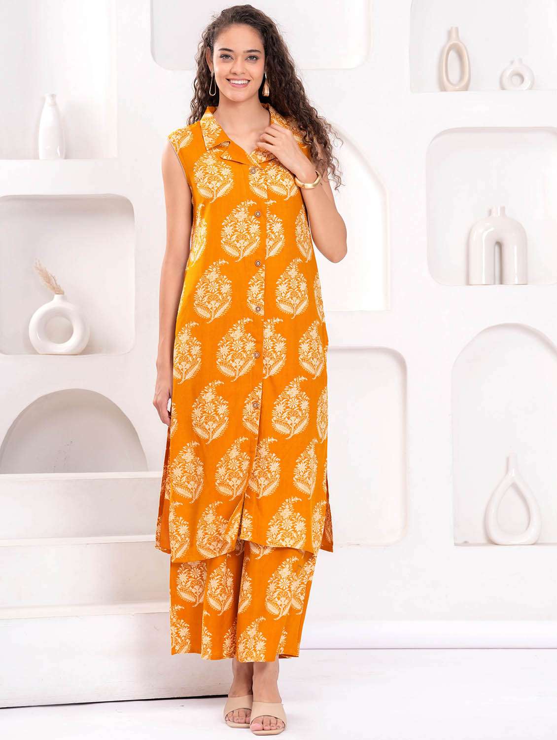 women printed sleeveless kurta and palazzo set - 21995148 - Zoom Image - 0