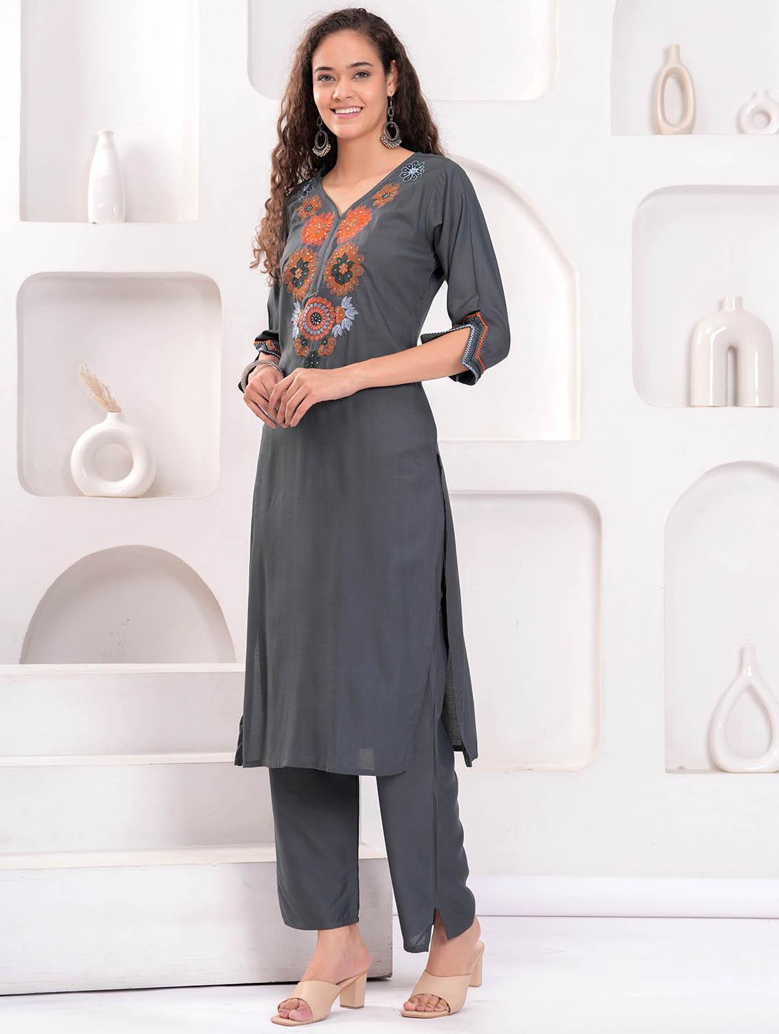 women embroidered kurta and pant set - 21995170 - Standard Image - 3