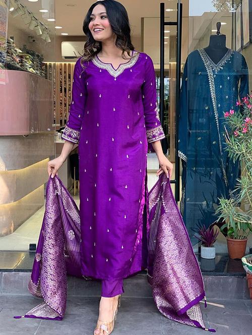 women embroidered kurta and pant with dupatta  - 21995257 -  Standard Image - 0