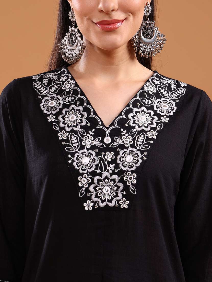 women three quarter sleeve a-line kurta - 21996614 -  Standard Image - 5