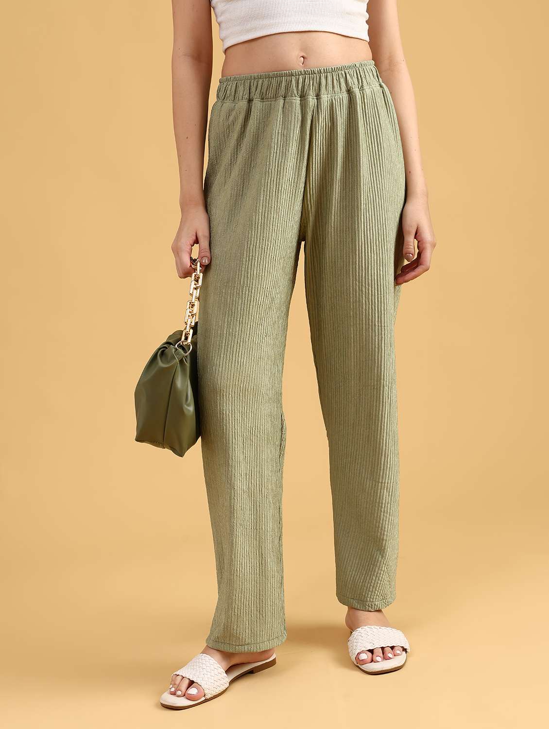 women solid mid rise straight trouser