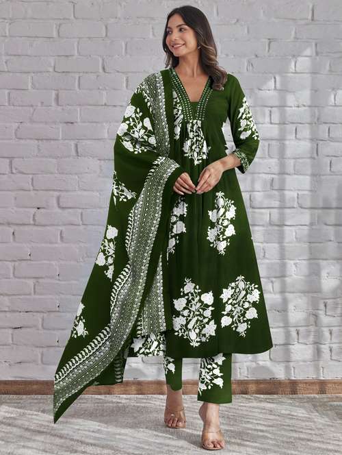 women floral three quarter sleeve kurta pant with dupatta set - 21997135 - Standard Image - 0