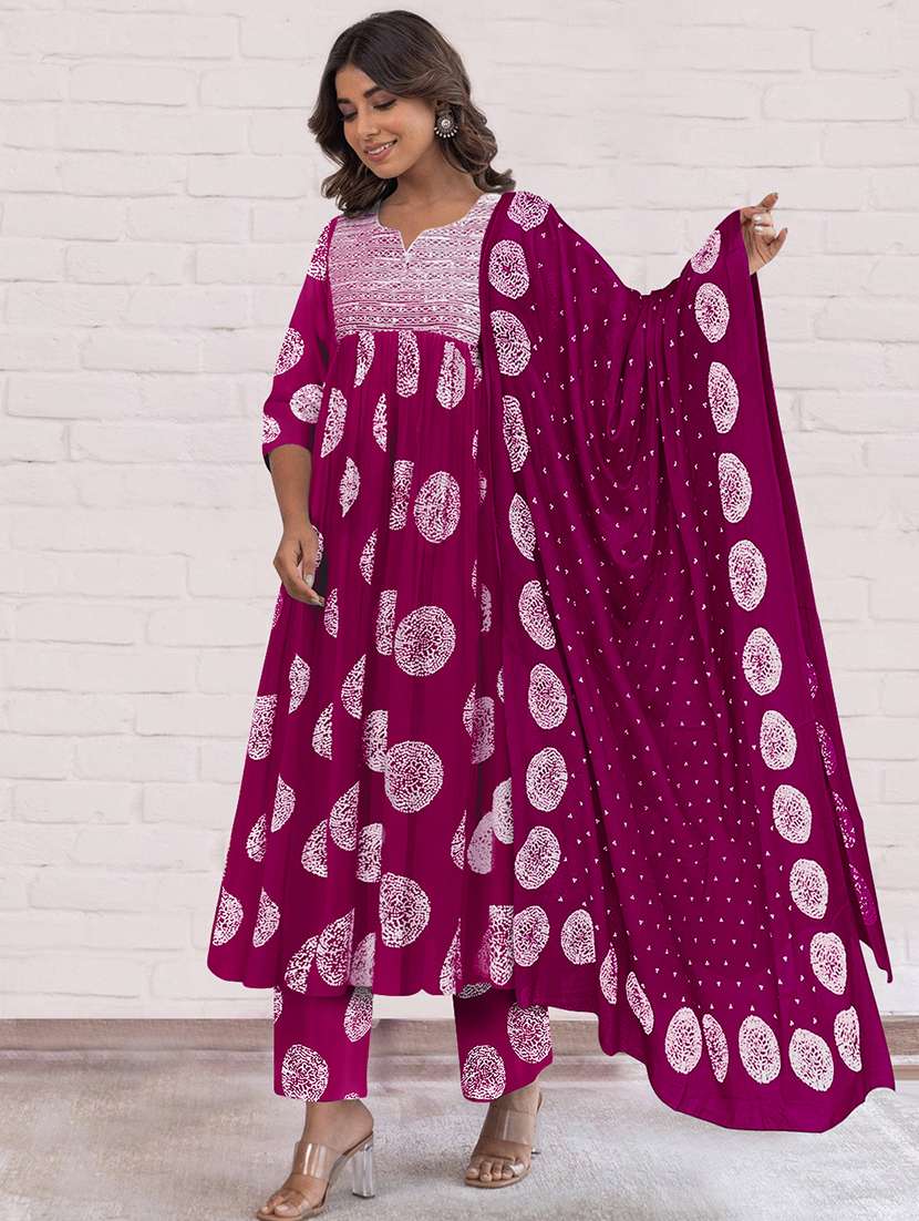 women printed three quarter sleeve anarkali kurta pant with dupatta set - 21997136 - Zoom Image - 0
