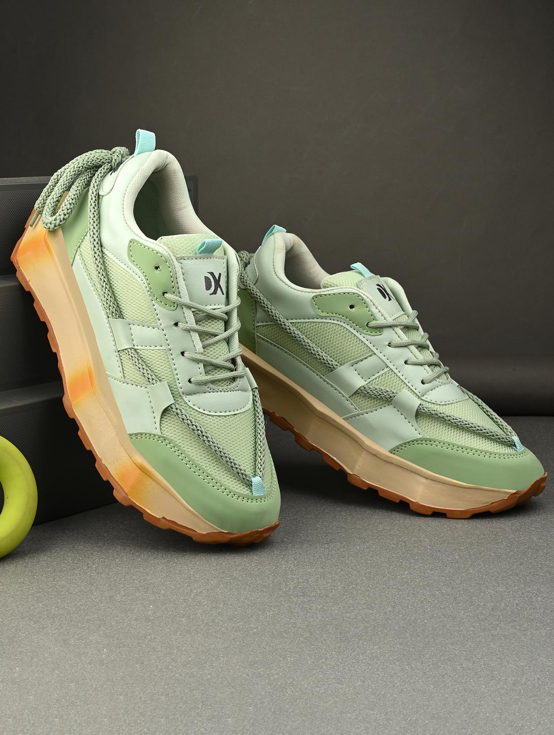 men green lace up sneaker