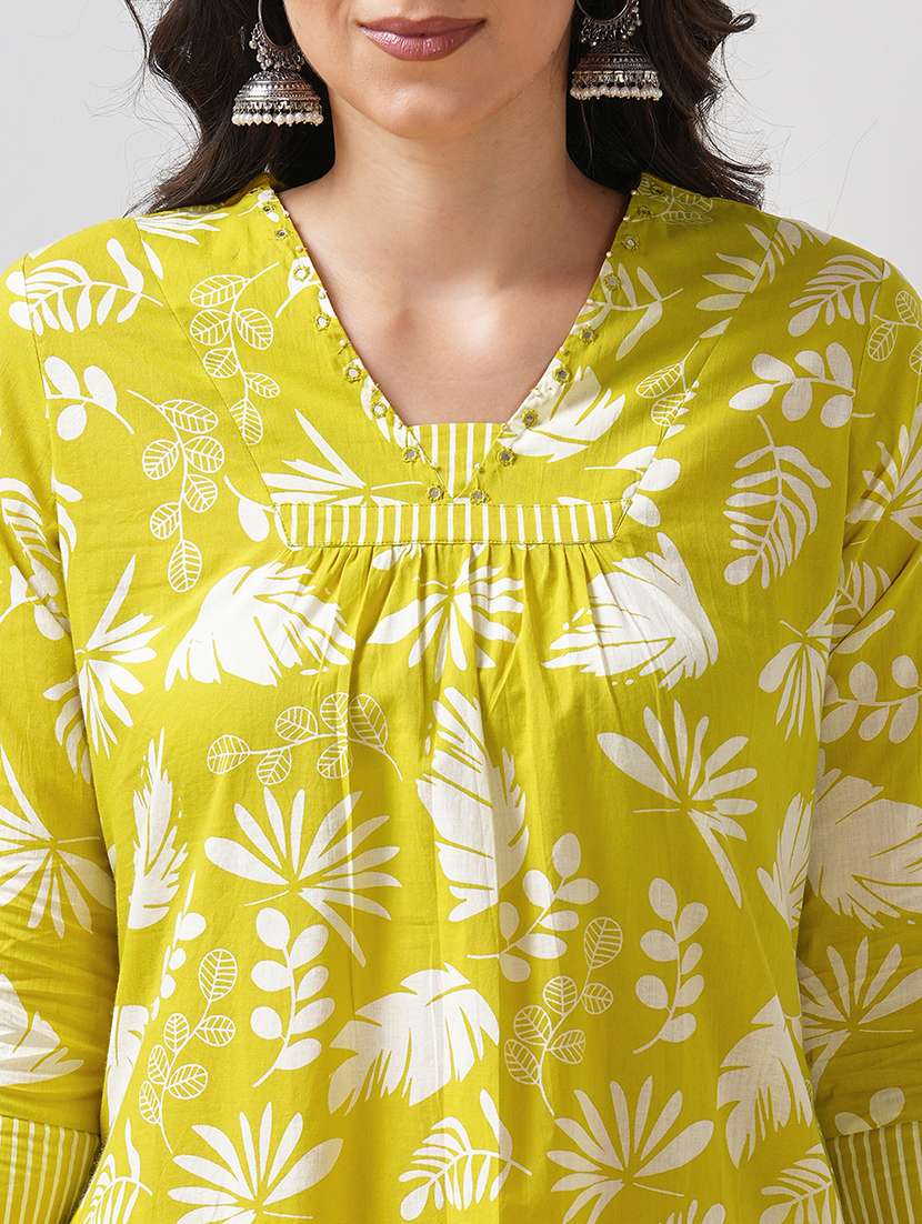 women printed three quarter sleeve a-line kurta - 21997235 - Standard Image - 5